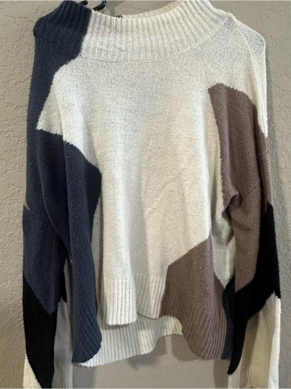 vestique Cream, Navy & Brown Colorblock Crewneck Sweater